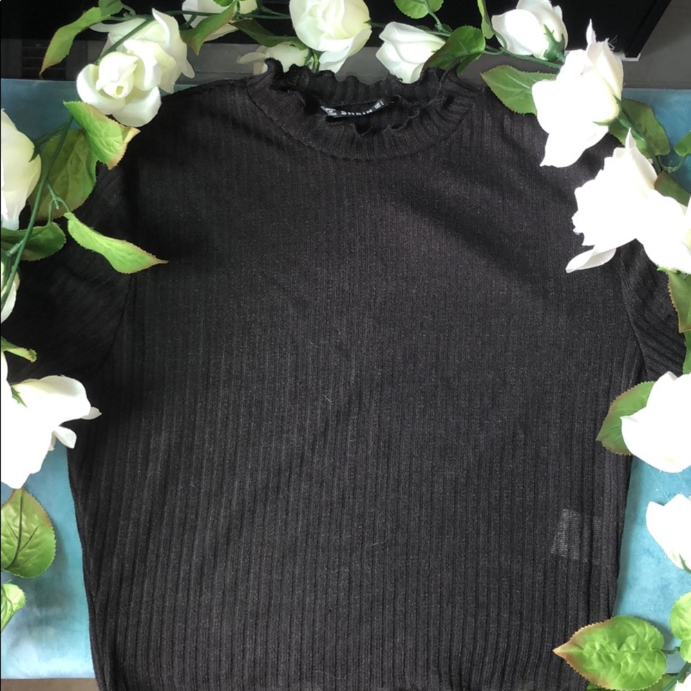 Black crop top